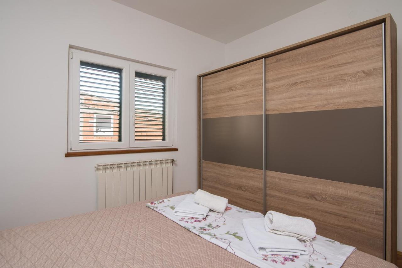 Apartman Josipa Трогир Экстерьер фото